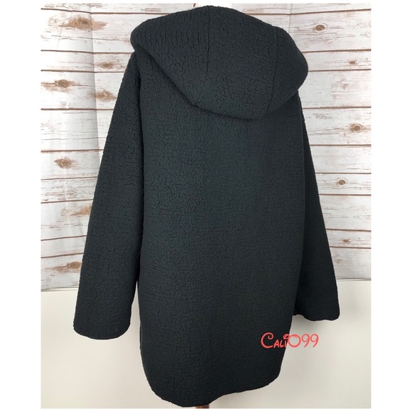 New Victoria's Secret VS Pink Sherpa Reversible Cardigan M/L - Picture 6 of 7